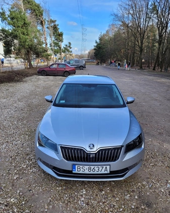 Skoda Superb cena 62500 przebieg: 155560, rok produkcji 2016 z Marki małe 172